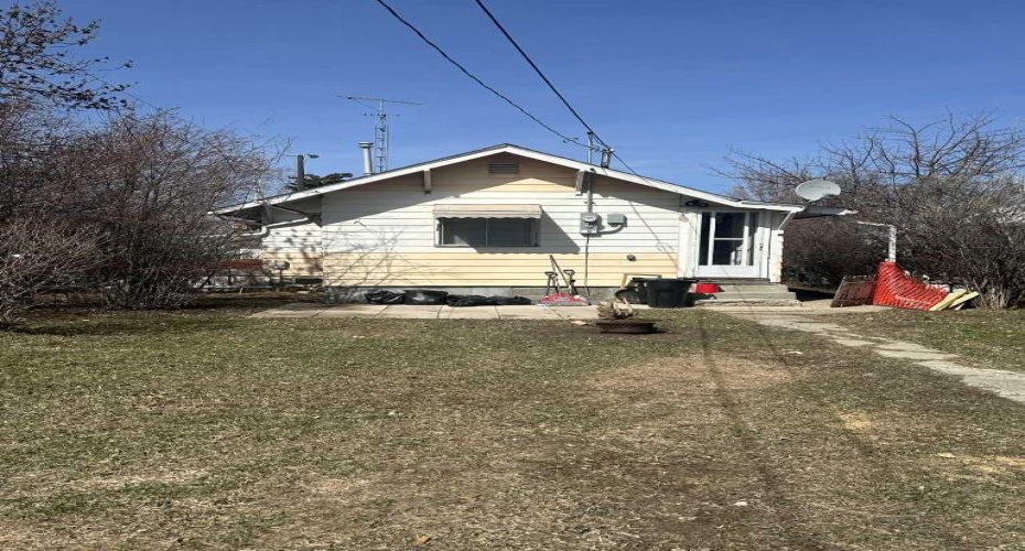 107 4 Avenue, Hanna, Alberta T0J 1P0, 2 Bedrooms Bedrooms, ,2 BathroomsBathrooms,Residential,For Sale,4,A2210585