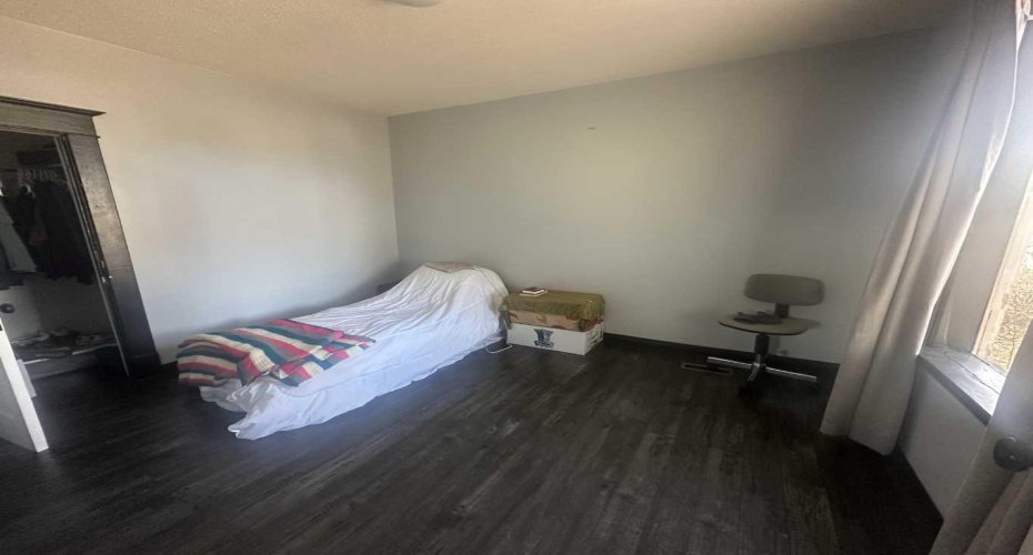 107 4 Avenue, Hanna, Alberta T0J 1P0, 2 Bedrooms Bedrooms, ,2 BathroomsBathrooms,Residential,For Sale,4,A2210585