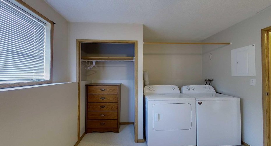 5015 7 Avenue, Edson, Alberta T7E1N7, ,Multi-family,For Sale,7,A2123708