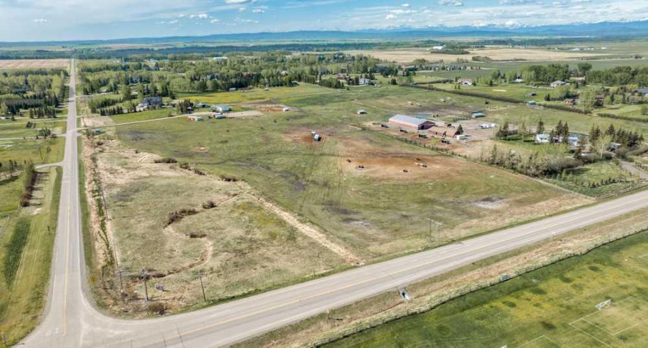 243201 Range Road 33, Rural Rocky View County, Alberta T3Z 2E6, 3 Bedrooms Bedrooms, ,2 BathroomsBathrooms,Residential,For Sale,Range Road 33,A2209793