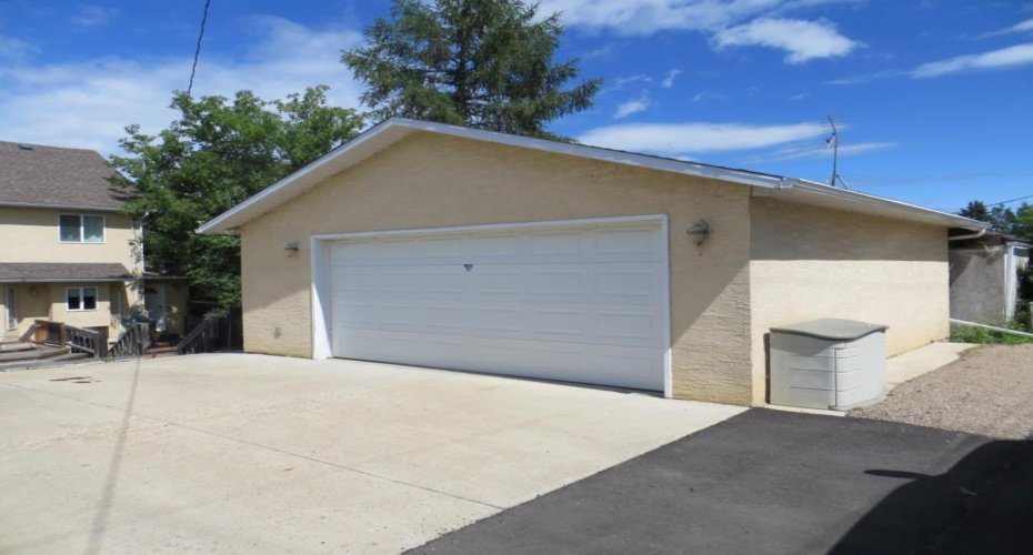 10407 Churchill Drive, Lac La Biche, Alberta T0A 2C0, 5 Bedrooms Bedrooms, ,4 BathroomsBathrooms,Residential,For Sale,Churchill,A2209867