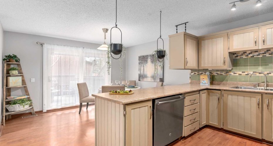2323 Oakmoor Drive, Calgary, Alberta T2V 4T2, 4 Bedrooms Bedrooms, ,4 BathroomsBathrooms,Residential,For Sale,Oakmoor,A2211335