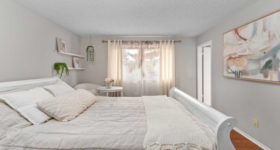 2323 Oakmoor Drive, Calgary, Alberta T2V 4T2, 4 Bedrooms Bedrooms, ,4 BathroomsBathrooms,Residential,For Sale,Oakmoor,A2211335