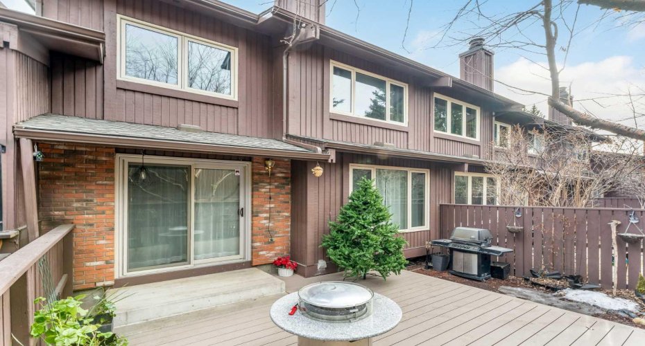 2323 Oakmoor Drive, Calgary, Alberta T2V 4T2, 4 Bedrooms Bedrooms, ,4 BathroomsBathrooms,Residential,For Sale,Oakmoor,A2211335