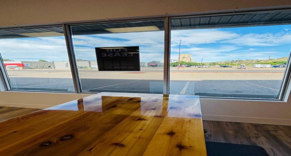 1310 Kingsway Avenue, Medicine Hat, Alberta T1A 2Y4, ,Commercial,For Lease,Kingsway,A2211841