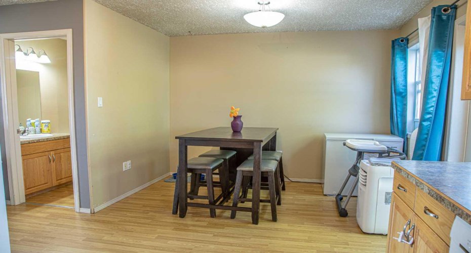 10808 100 Avenue, High Level, Alberta T0H 1Z0, 4 Bedrooms Bedrooms, ,3 BathroomsBathrooms,Residential,For Sale,100,A2212246