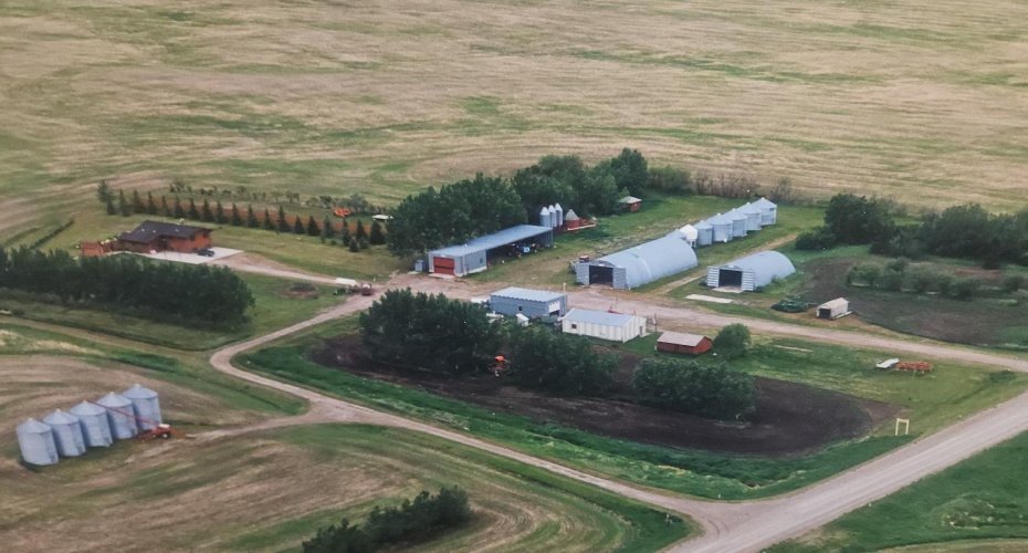 214015 TWP Rd 52, Cardston, Alberta T0K 0L0, 4 Bedrooms Bedrooms, ,2 BathroomsBathrooms,Residential,For Sale,TWP Rd 52,A2212409