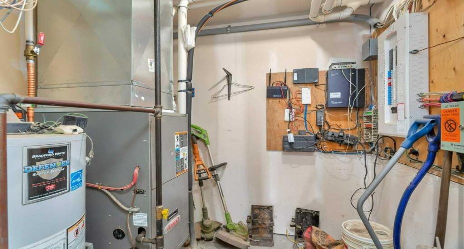 4911 50 Avenue, Eckville, Alberta T0M 0X0, ,Commercial,For Sale,50 Avenue,A2213077