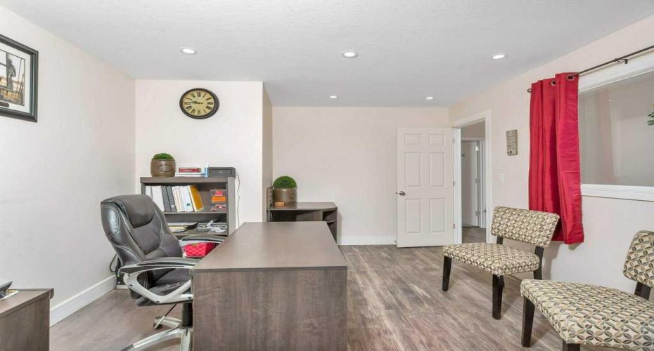 4907 and 4911 50 Avenue, Eckville, Alberta T0M 0X0, ,Commercial,For Sale,50 Avenue,A2213081