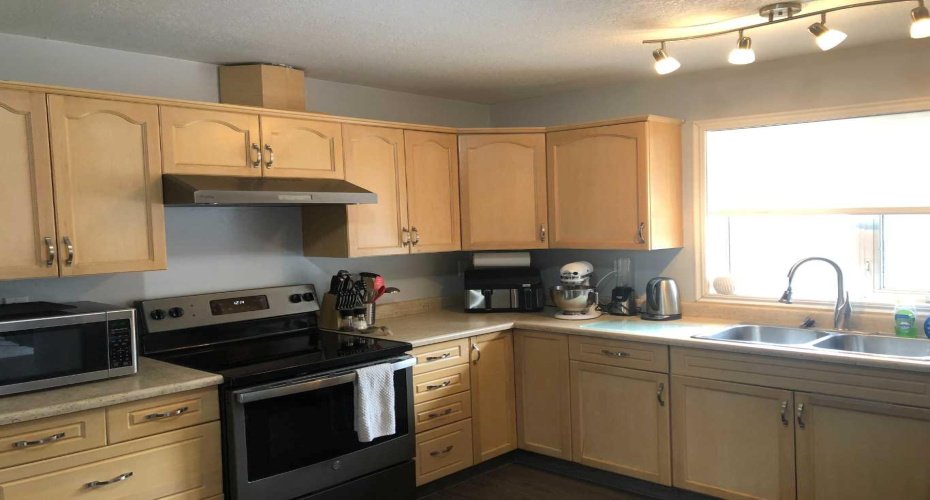 105 Parker Place, Hinton, Alberta T7V 2E5, 5 Bedrooms Bedrooms, ,2 BathroomsBathrooms,Residential,For Sale,Parker,A2209302