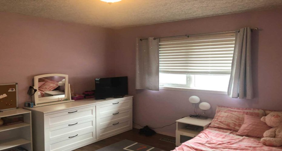 105 Parker Place, Hinton, Alberta T7V 2E5, 5 Bedrooms Bedrooms, ,2 BathroomsBathrooms,Residential,For Sale,Parker,A2209302