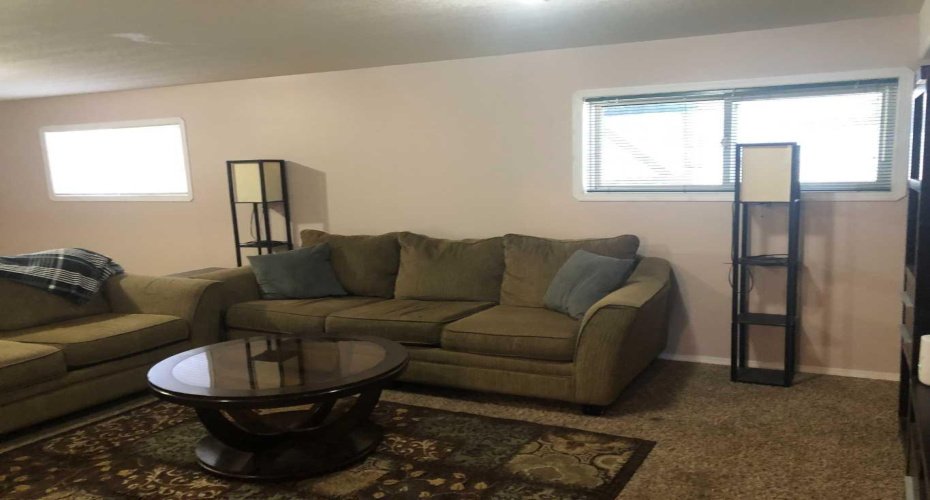 105 Parker Place, Hinton, Alberta T7V 2E5, 5 Bedrooms Bedrooms, ,2 BathroomsBathrooms,Residential,For Sale,Parker,A2209302