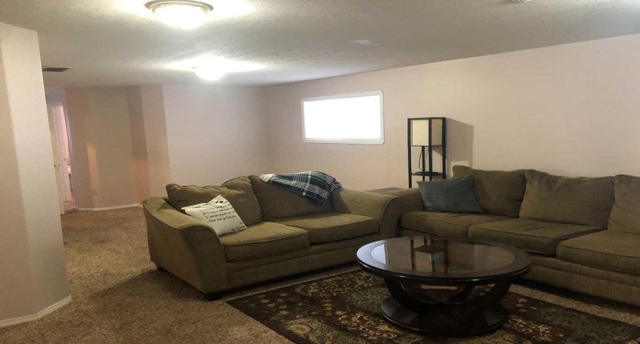 105 Parker Place, Hinton, Alberta T7V 2E5, 5 Bedrooms Bedrooms, ,2 BathroomsBathrooms,Residential,For Sale,Parker,A2209302