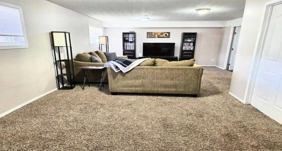 105 Parker Place, Hinton, Alberta T7V 2E5, 5 Bedrooms Bedrooms, ,2 BathroomsBathrooms,Residential,For Sale,Parker,A2209302