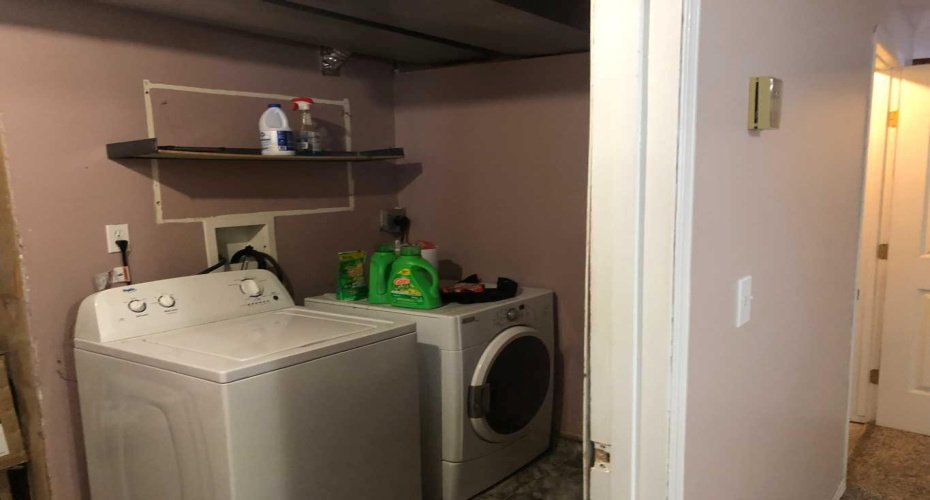 105 Parker Place, Hinton, Alberta T7V 2E5, 5 Bedrooms Bedrooms, ,2 BathroomsBathrooms,Residential,For Sale,Parker,A2209302