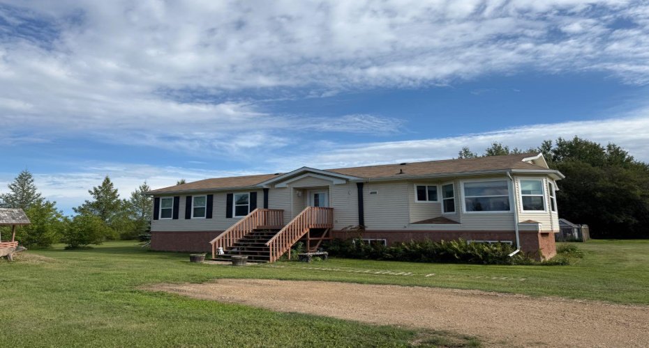 16521 Township Road 755A, High Prairie, Alberta T0G 1E0, 3 Bedrooms Bedrooms, ,2 BathroomsBathrooms,Residential,For Sale,Township Road 755A,A2214212