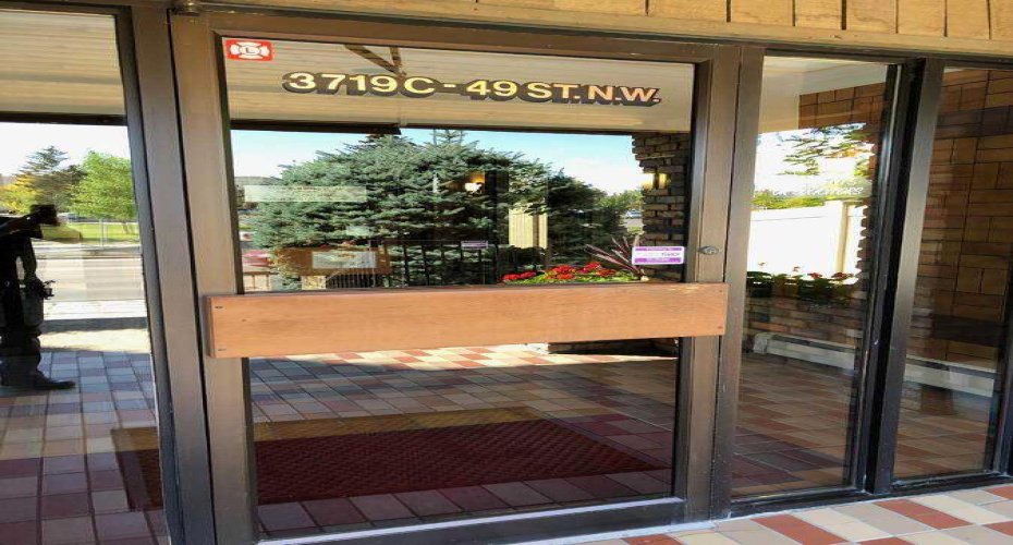 3719C 49 Street, Calgary, Alberta T3A 2E3, 2 Bedrooms Bedrooms, ,2 BathroomsBathrooms,Residential,For Sale,49,A2215203