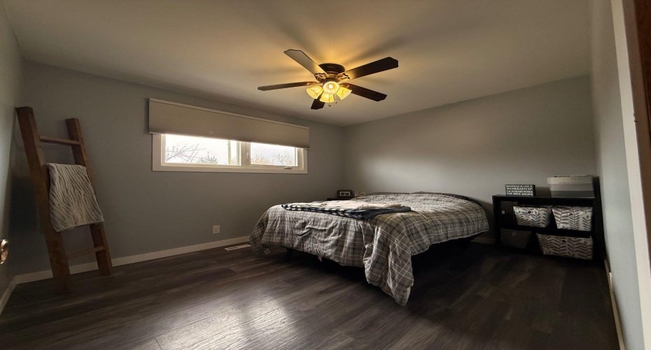 122 Main Street, Lashburn, Saskatchewan S0M 1H0, 4 Bedrooms Bedrooms, ,2 BathroomsBathrooms,Residential,For Sale,Main,A2215357