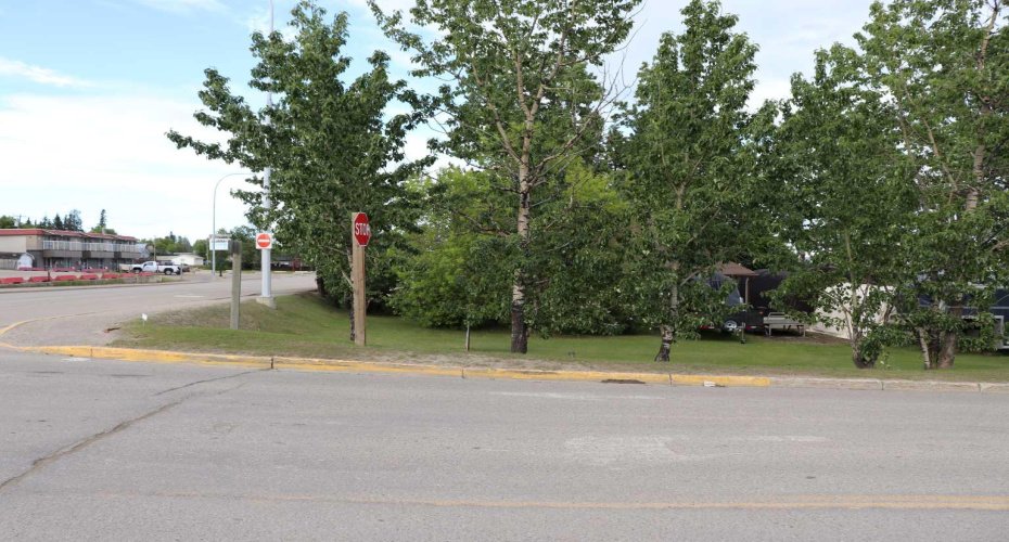 4839 4 Avenue, Edson, Alberta T7E 1V5, ,Commercial,For Sale,4 Avenue,A2107037