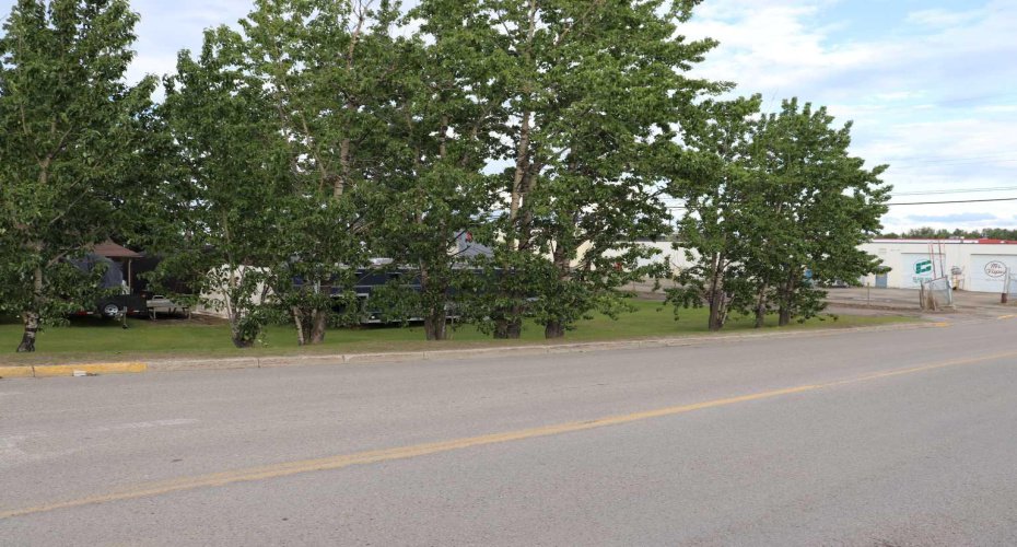 4839 4 Avenue, Edson, Alberta T7E 1V5, ,Commercial,For Sale,4 Avenue,A2107037