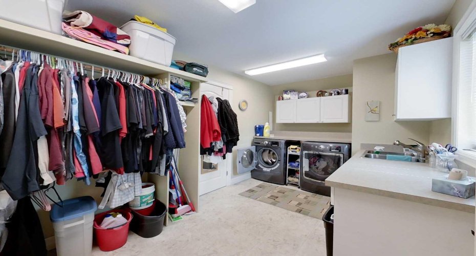 30 Executive Estates, Canyon Creek, Alberta T0G0M0, 3 Bedrooms Bedrooms, ,4 BathroomsBathrooms,Residential,For Sale,Executive Estates,A2216841
