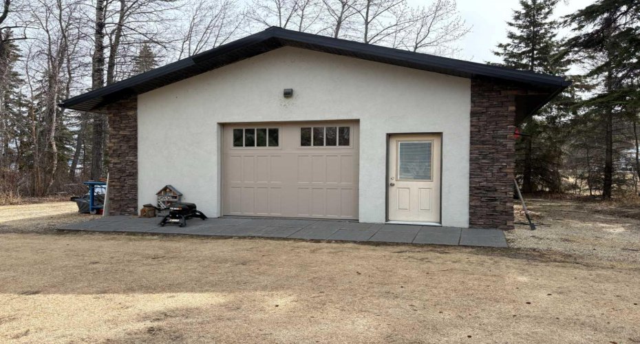 30 Executive Estates, Canyon Creek, Alberta T0G0M0, 3 Bedrooms Bedrooms, ,4 BathroomsBathrooms,Residential,For Sale,Executive Estates,A2216841