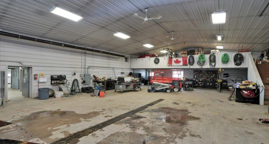 1101 Main Avenue, Sundre, Alberta T0M 1X0, ,Commercial,For Sale,Main,A2217210