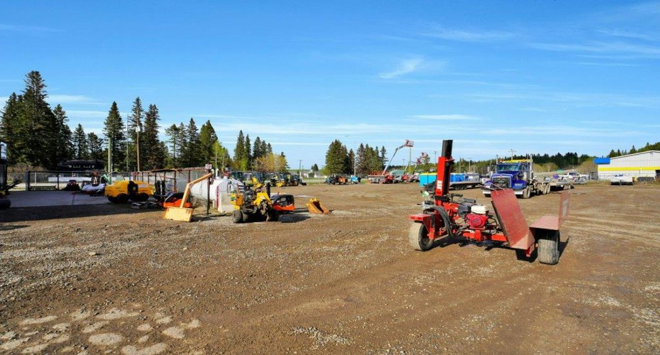 1101 Main Avenue, Sundre, Alberta T0M 1X0, ,Commercial,For Sale,Main,A2217210