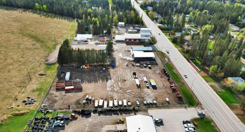 1101 Main Avenue, Sundre, Alberta T0M 1X0, ,Commercial,For Sale,Main,A2217210