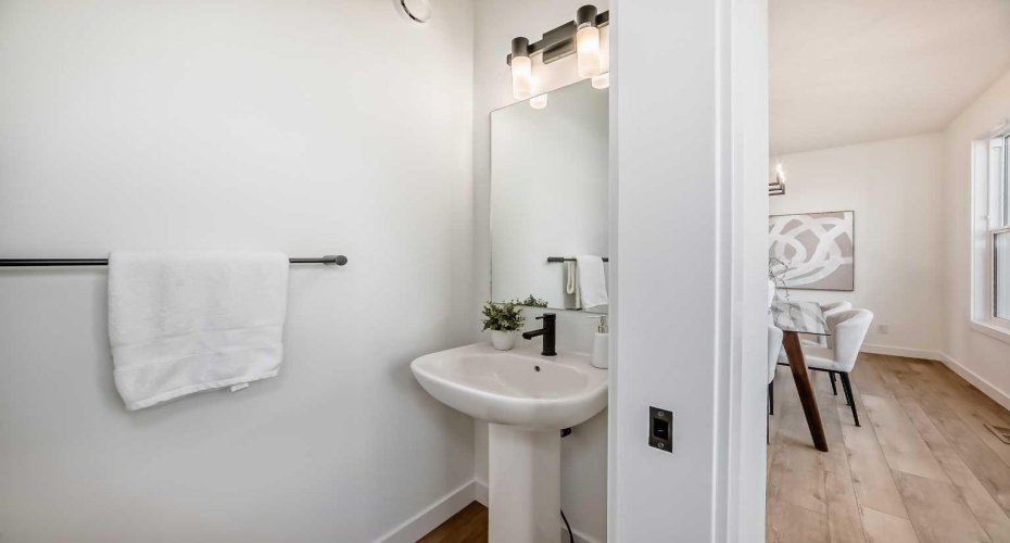 430 Heartland Way, Cochrane, Alberta T4C 0M5, 3 Bedrooms Bedrooms, ,3 BathroomsBathrooms,Residential,For Sale,Heartland,A2217577