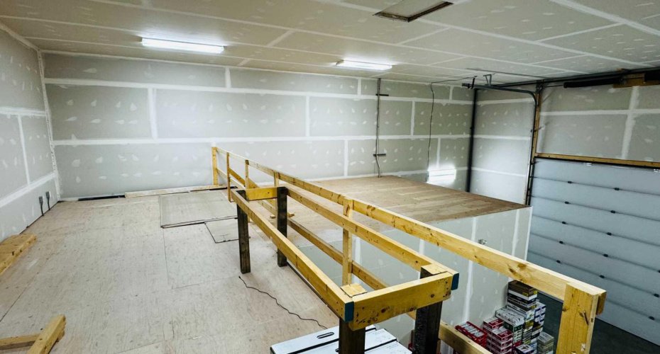 25 Beju Industrial Drive Drive, Sylvan Lake, Alberta T4S 0K9, ,Commercial,For Sale,Centennial Building ,Beju Industrial Drive,A2206340