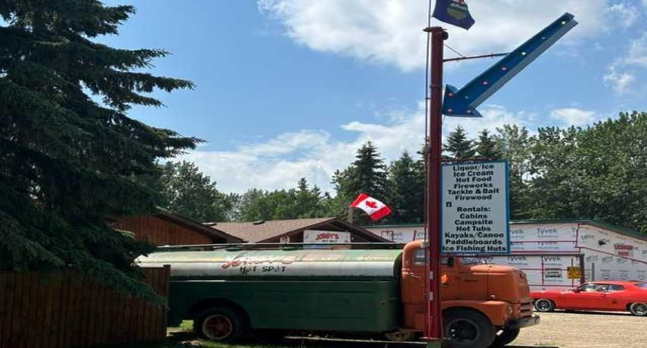 Jorgy's Hot Spot - Located down by the Marina to the East of Hwy 771 - 1 km