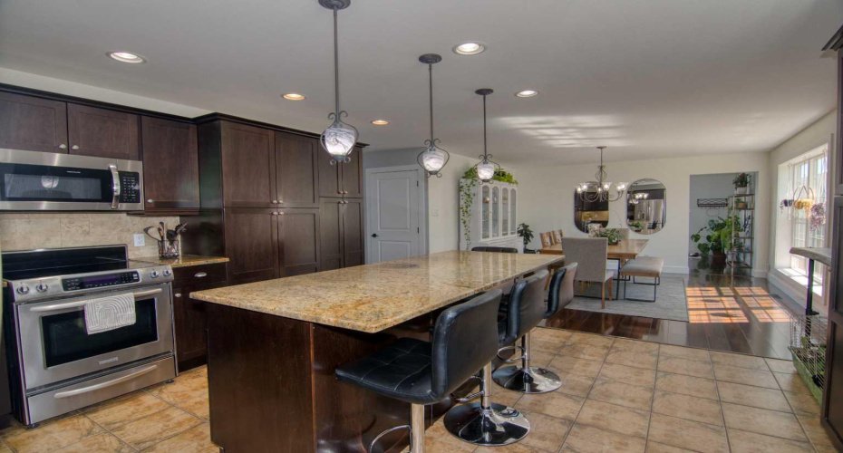 280 1 Avenue, Magrath, Alberta T0K 1J0, 6 Bedrooms Bedrooms, ,5 BathroomsBathrooms,Residential,For Sale,1,A2217851