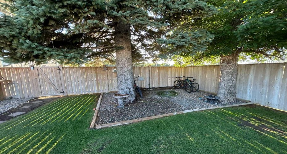 280 1 Avenue, Magrath, Alberta T0K 1J0, 6 Bedrooms Bedrooms, ,5 BathroomsBathrooms,Residential,For Sale,1,A2217851