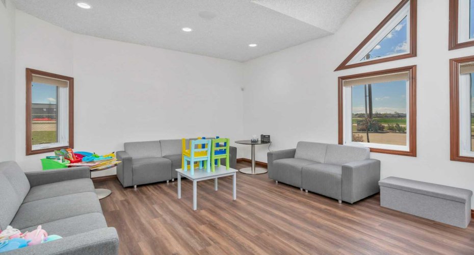 17 Beju Industrial Drive, Sylvan Lake, Alberta T4S 2J4, ,Commercial,For Sale,Beju Industrial,A2217856