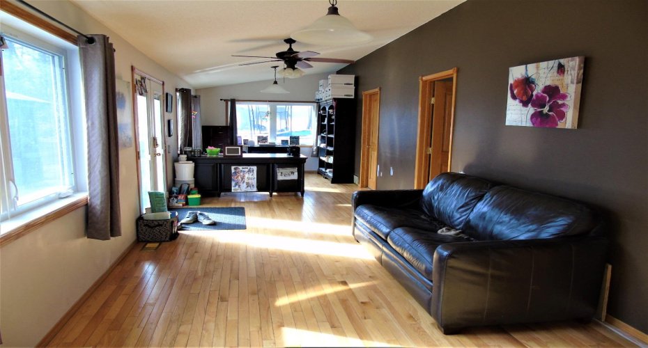 73063 Southshore Drive, Widewater, Alberta T0G 2M0, 5 Bedrooms Bedrooms, ,3 BathroomsBathrooms,Residential,For Sale,Southshore,A1208397