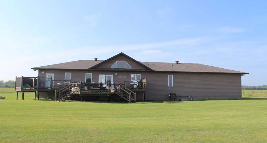 235010 915 Township, Notikewin, Alberta T0H 2V0, 5 Bedrooms Bedrooms, ,4 BathroomsBathrooms,Residential,For Sale,915,A2218853
