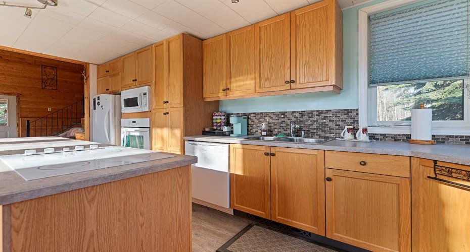 912 Brightsand Place, Brightsand Lake, Saskatchewan S0M 2Y0, 7 Bedrooms Bedrooms, ,3 BathroomsBathrooms,Residential,For Sale,Brightsand,A2218000