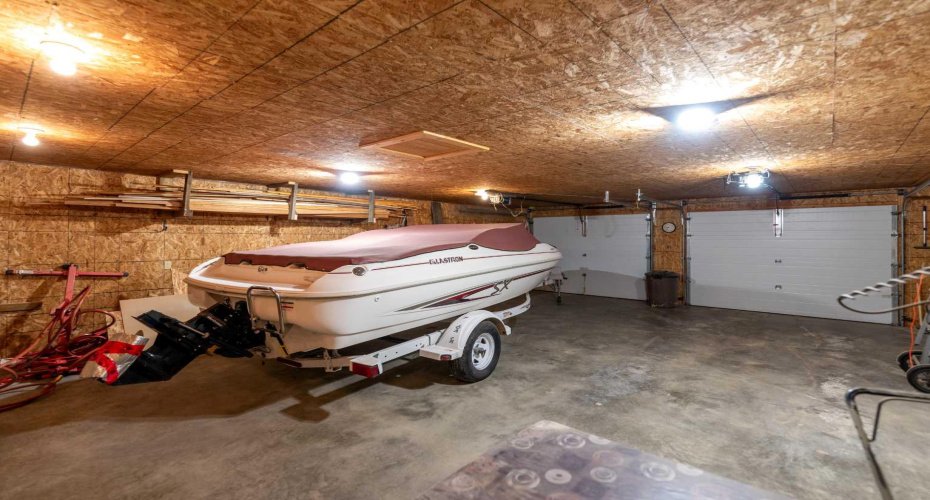 912 Brightsand Place, Brightsand Lake, Saskatchewan S0M 2Y0, 7 Bedrooms Bedrooms, ,3 BathroomsBathrooms,Residential,For Sale,Brightsand,A2218000