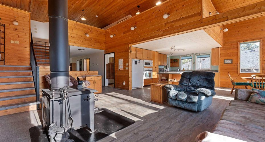 912 Brightsand Place, Brightsand Lake, Saskatchewan S0M 2Y0, 7 Bedrooms Bedrooms, ,3 BathroomsBathrooms,Residential,For Sale,Brightsand,A2218000