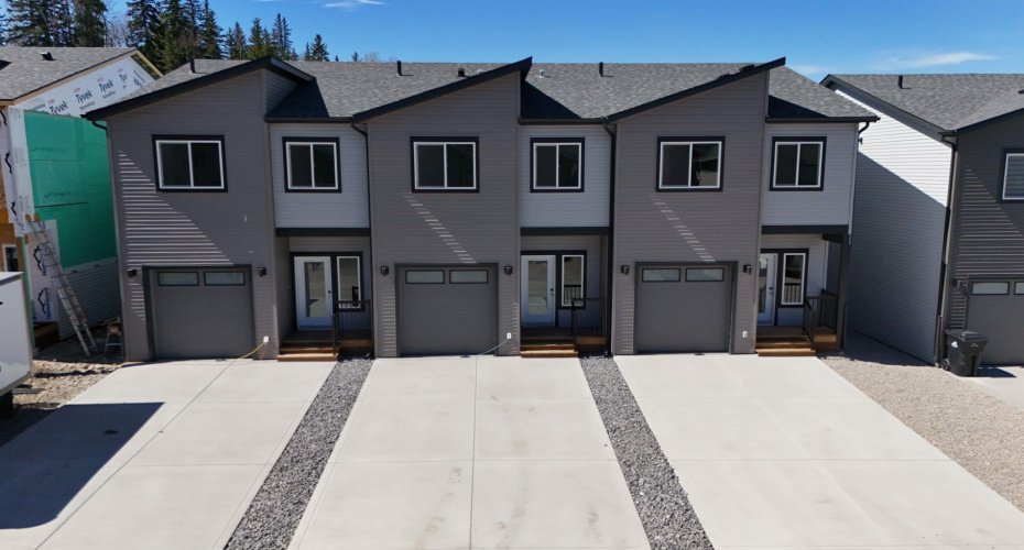 326B BOUTIN Avenue, Hinton, Alberta T7V0B4, 3 Bedrooms Bedrooms, ,3 BathroomsBathrooms,Residential,For Sale,BOUTIN,A2207113