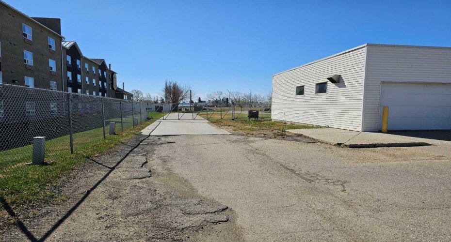 10070 117 Avenue, Grande Prairie, Alberta T8V4K5, ,Commercial,For Lease,117,A2220271