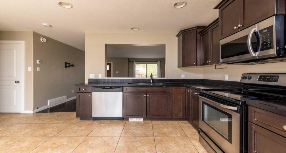 4008 41 Avenue, Lloydminster, Saskatchewan S9V 1Y5, 3 Bedrooms Bedrooms, ,2 BathroomsBathrooms,Residential,For Sale,41,A2220812