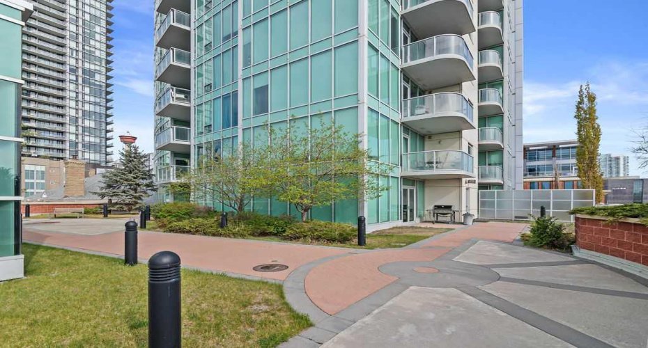 433 11 Avenue, Calgary, Alberta T2G 0C7, 2 Bedrooms Bedrooms, ,2 BathroomsBathrooms,Residential,For Sale,11,A2212709