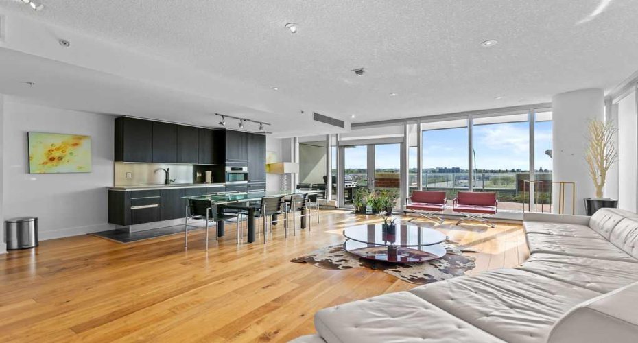 433 11 Avenue, Calgary, Alberta T2G 0C7, 2 Bedrooms Bedrooms, ,2 BathroomsBathrooms,Residential,For Sale,11,A2212709