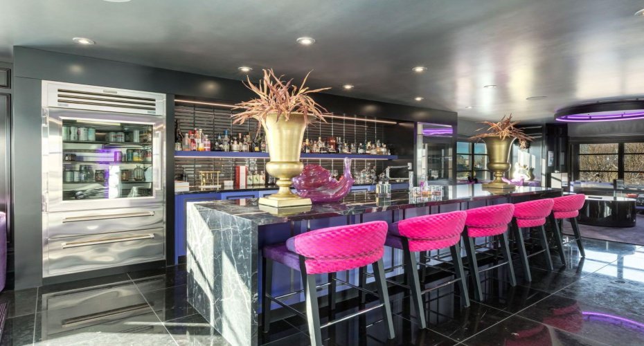 732 Crescent Road, Calgary, Alberta T2M4A6, 6 Bedrooms Bedrooms, ,10 BathroomsBathrooms,Residential,For Sale,Crescent,A2220099