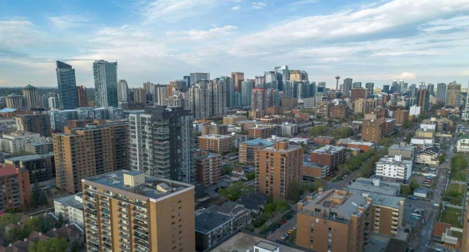 1314 15 Avenue, Calgary, Alberta T3C 0X7, 3 Bedrooms Bedrooms, ,2 BathroomsBathrooms,Residential,For Sale,15,A2221302