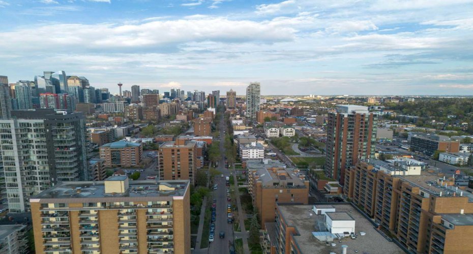 1316 15 Avenue, Calgary, Alberta T3C 0X7, 4 Bedrooms Bedrooms, ,2 BathroomsBathrooms,Residential,For Sale,15,A2221627