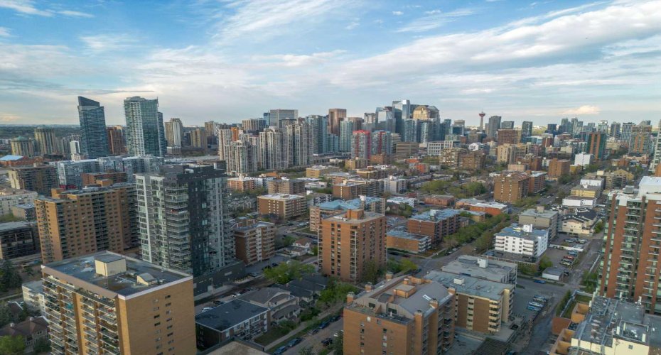 1318 15 Avenue, Calgary, Alberta T3C 0X7, ,Commercial,For Sale,15,A2221648