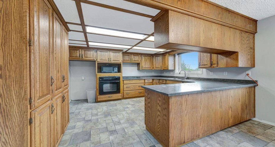 201 3 Street E, Neilburg, Saskatchewan S0M 2C0, 4 Bedrooms Bedrooms, ,2 BathroomsBathrooms,Residential,For Sale,3 Street E,A2221876